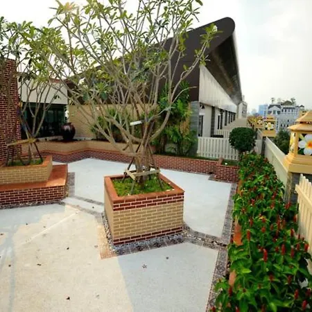 Grand Prapa Place