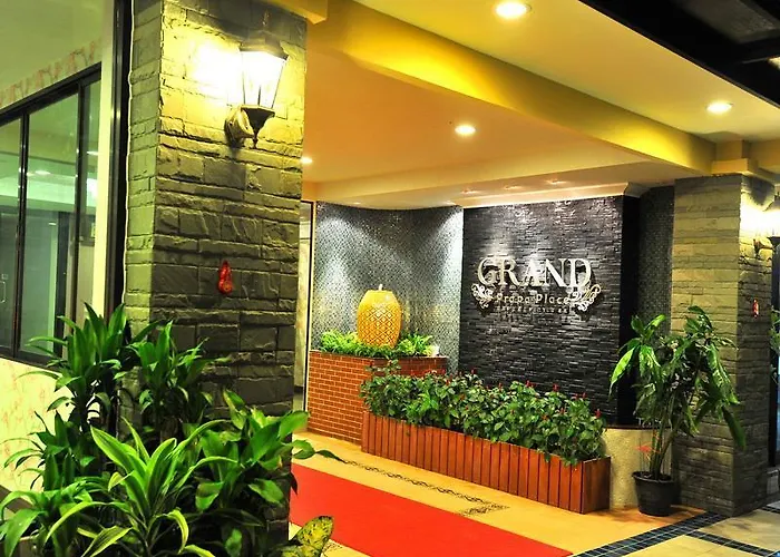 Pensão Grand Prapa Place