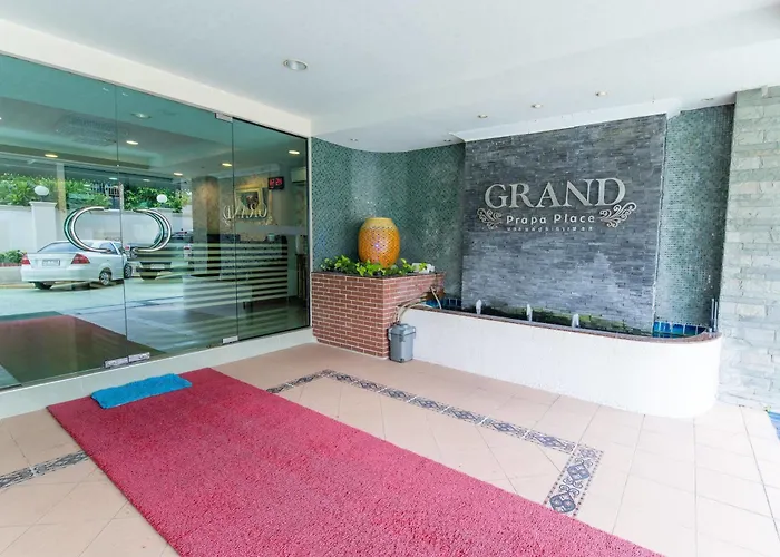 Pensão Grand Prapa Place